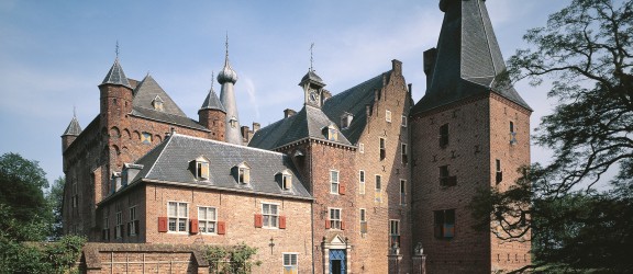 Doorwerth-kasteel-vooraanzicht-gids.jpg